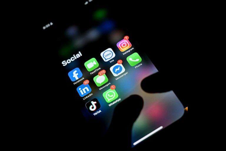 Parents et smartphones le piège qui vole l'attention des tout-petits