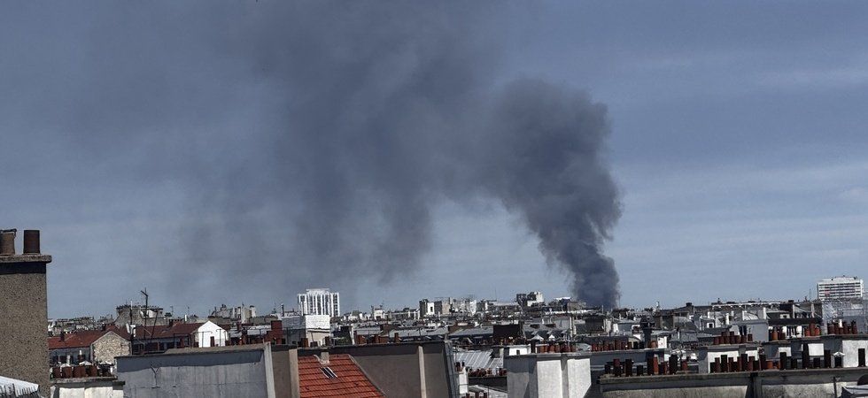 Un mur de fumée noire s'abat sur Bobigny