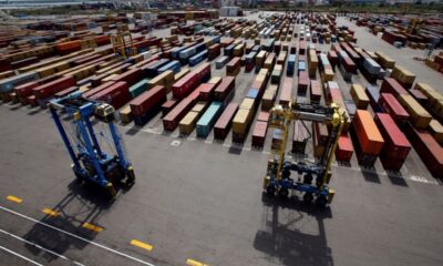Le trou commercial de la France se réduit doucement