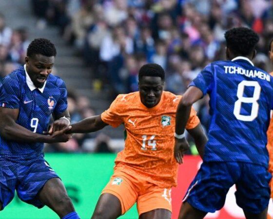 Rayan Cherki délivre les Bleus au bout de la nuit nantaise