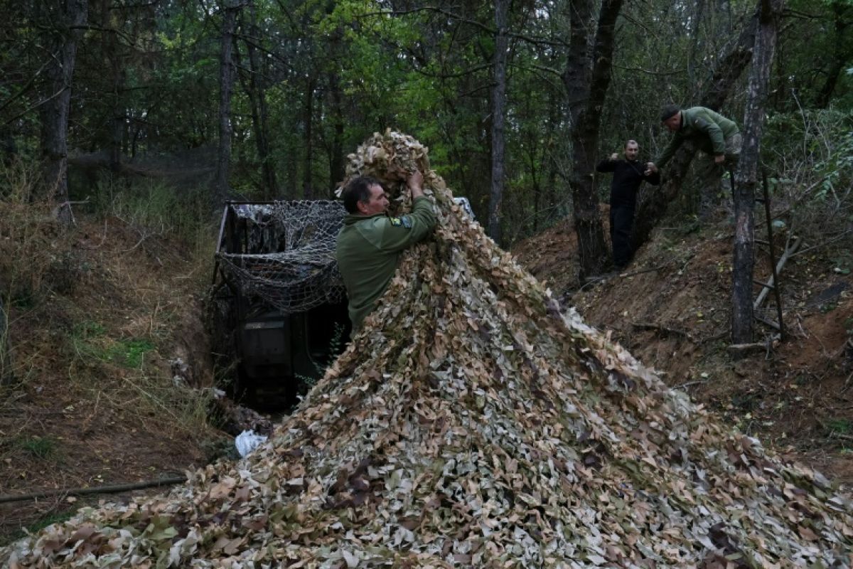 En Pologne, des bénévoles ukrainiens tissent la résistance coûte que coûte