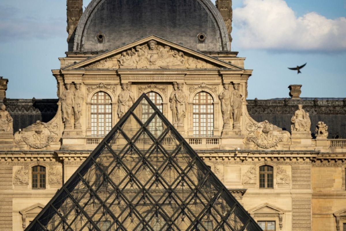 Le Louvre tire la sonnette d'alarme sur son état critique