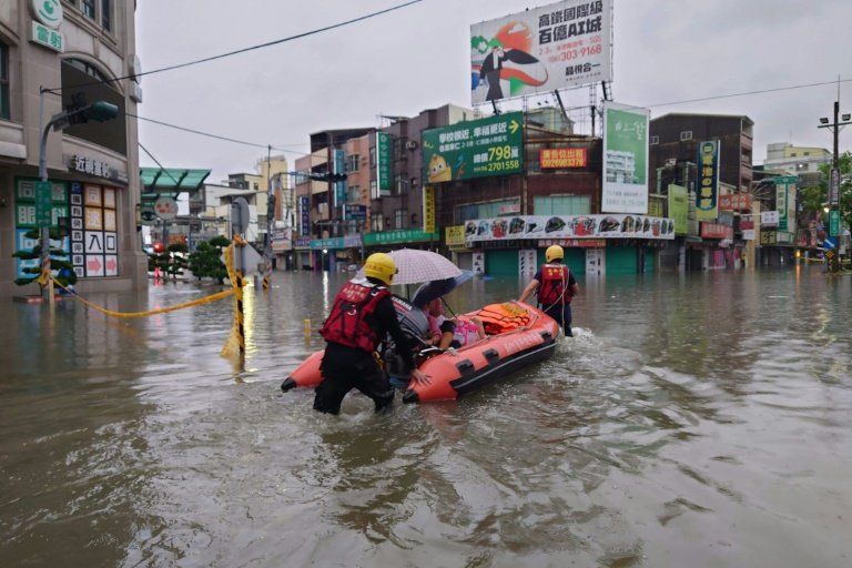 Deux tempêtes tropicales menacent le Japon et Taïwan déjà frappés par des inondations meurtrières