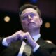 Elon Musk entre dans le club des mille milliards