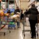 L'essence à 4 dollars le gallon fait trembler les géants de la distribution américaine