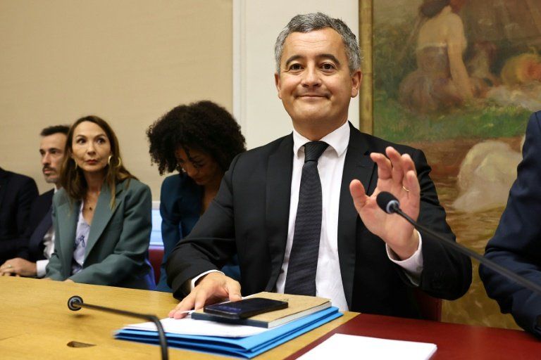 Plaider coupable pour crimes graves Darmanin fait machine arrière