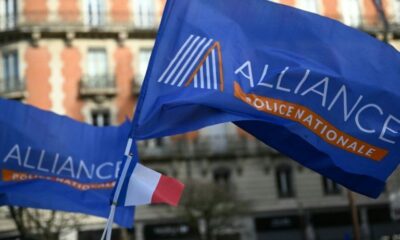 Des milliers de policiers défilent à Paris pour une revalorisation qui divise