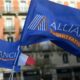 Des milliers de policiers défilent à Paris pour une revalorisation qui divise