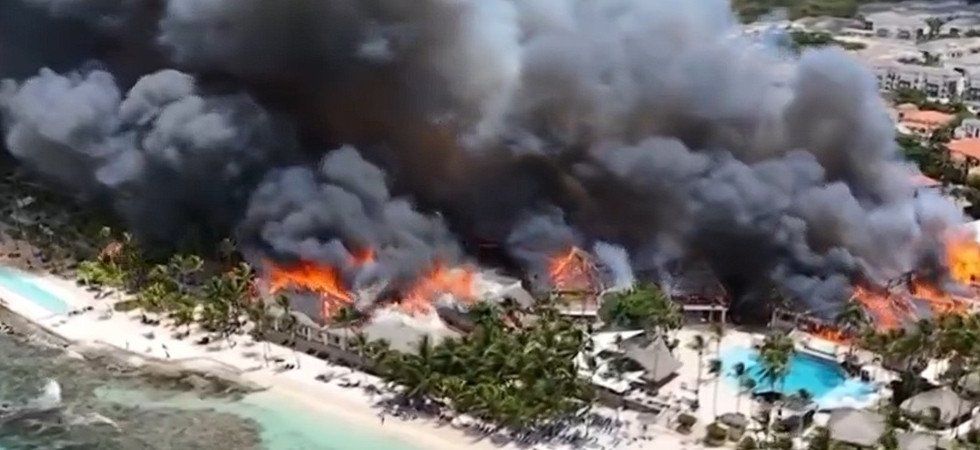 Flamme et désolation dans un paradis touristique