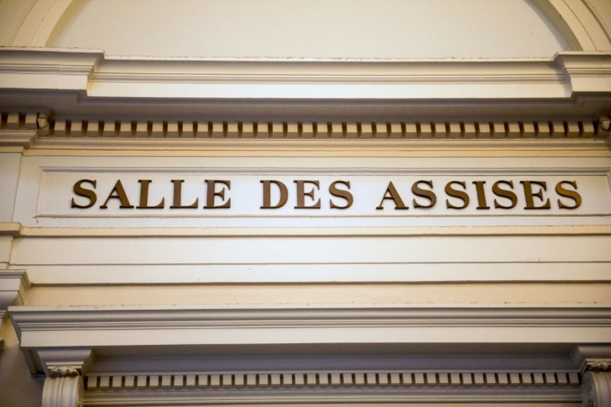 Perpétuité requise pour la mère accusée d'avoir fait assassiner son mari