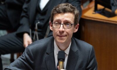 "La Marseillaise, on ne la siffle pas, on la chante" le ministre répond au maire de Saint-Denis