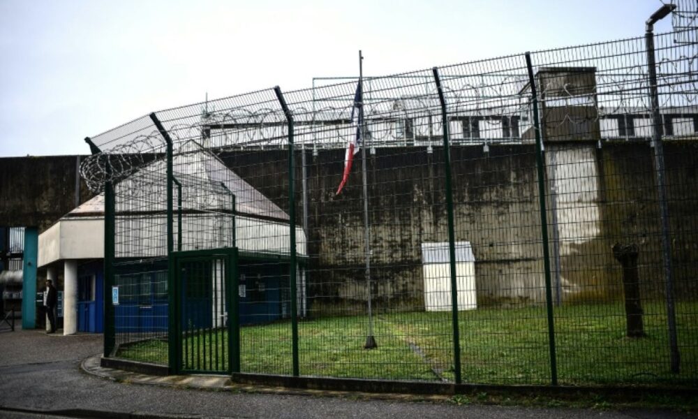À Bordeaux, une prison où les détenus vivent à moins d’1,5 m² et les surveillants manquent à l’appel
