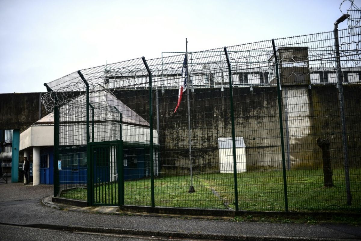 À Bordeaux, une prison où les détenus vivent à moins d’1,5 m² et les surveillants manquent à l’appel
