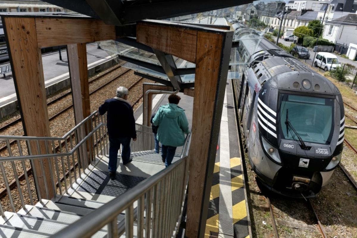 Des quais déserts et des usagers bloqués le jour de la grève SNCF