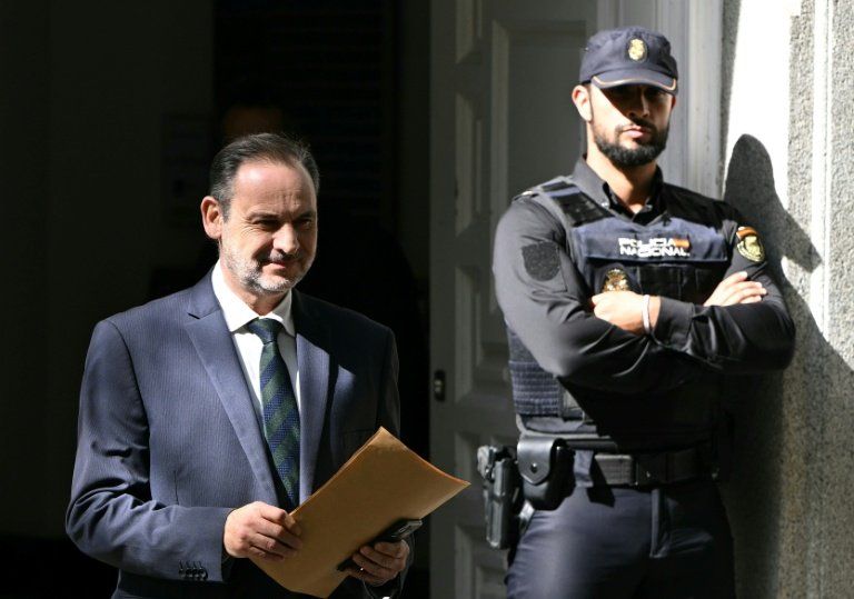 L'ex-bras droit de Pedro Sánchez condamné à 24 ans de prison pour corruption pendant le Covid