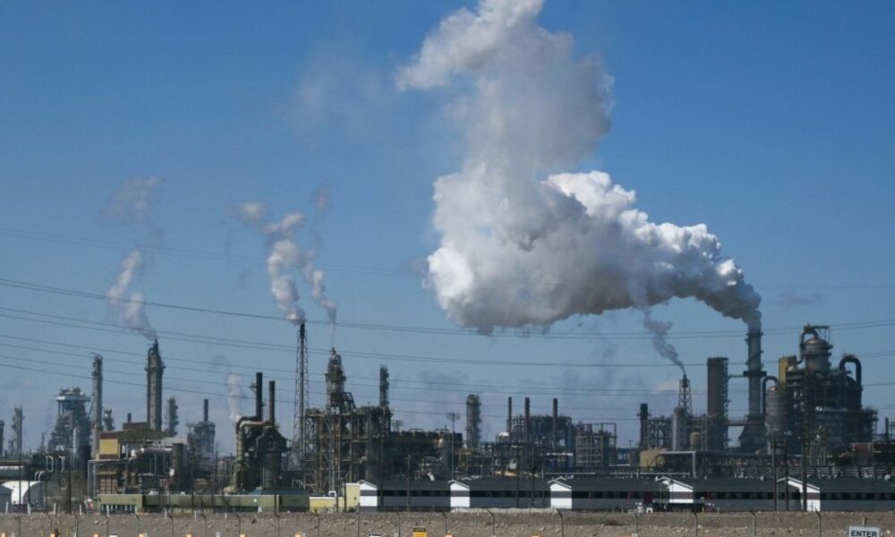 Les coffres du Canada se remplissent grâce au pétrole et aux tensions au Moyen-Orient