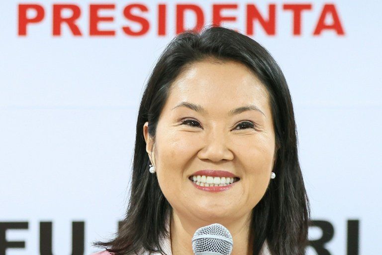 Keiko Fujimori remporte la présidentielle péruvienne d’un cheveu, le pays retient son souffle