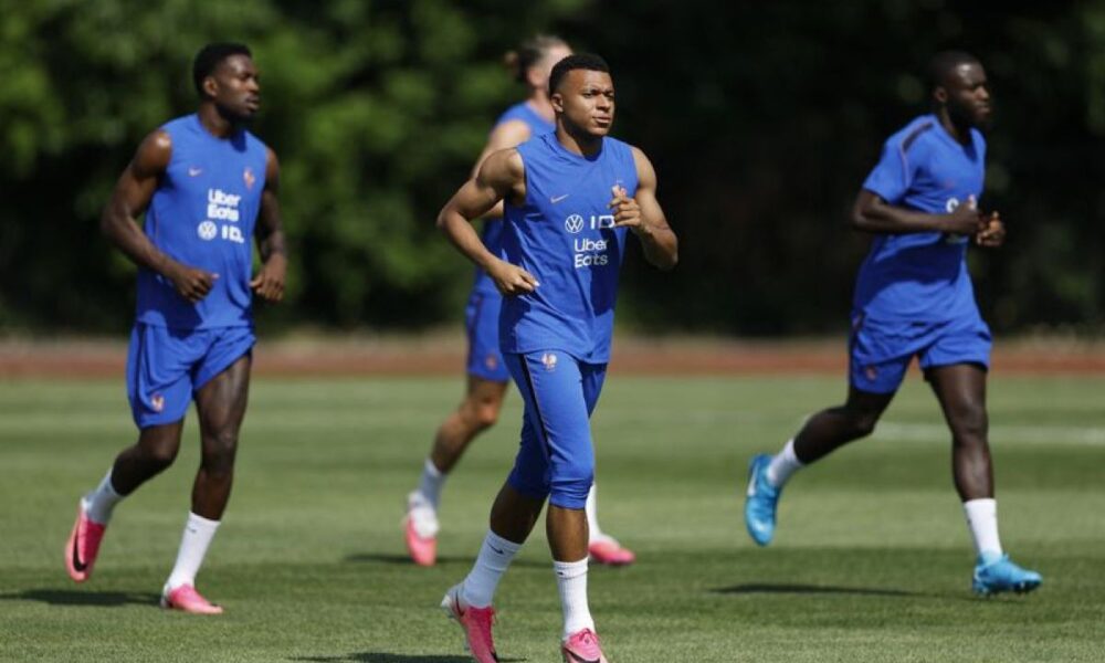 « Trop loin » Dembélé monte au créneau pour Mbappé