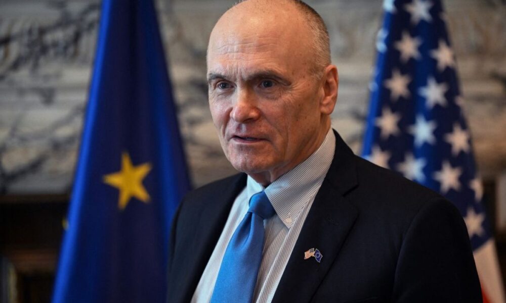 L'ambassadeur américain place la compétition de l'IA au rang de combat pour la civilisation occidentale
