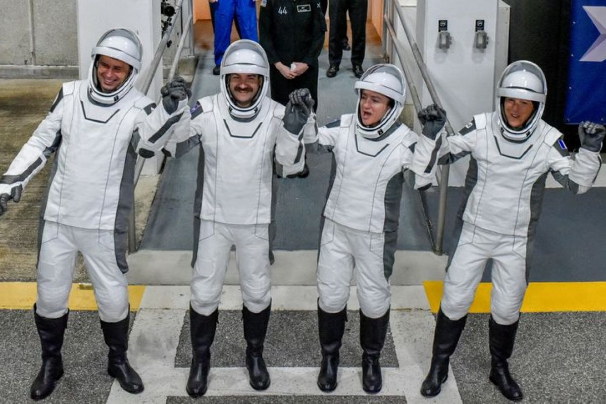 L'ISS sous pression les astronautes se préparent à évacuer