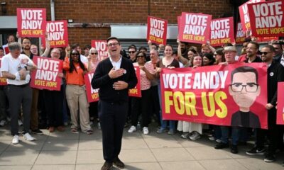 Andy Burnham fait son grand retour au Parlement et menace le leadership de Starmer