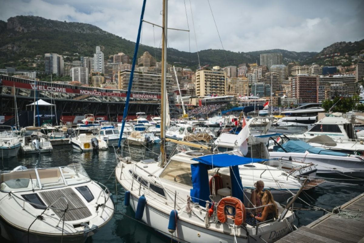 La baie de Monaco submergée de yachts pour le Grand Prix