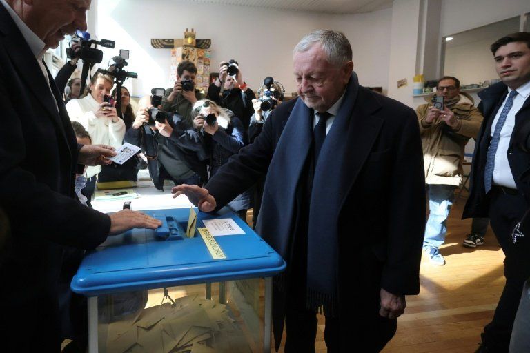 L’ex-président de l’OL se retire de la gouvernance municipale après une plainte pour viol