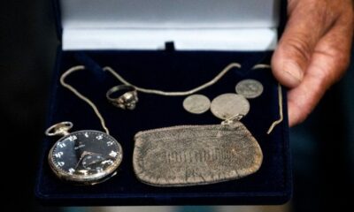 81 ans après, des familles grecques retrouvent les objets volés à leurs proches dans les camps nazis