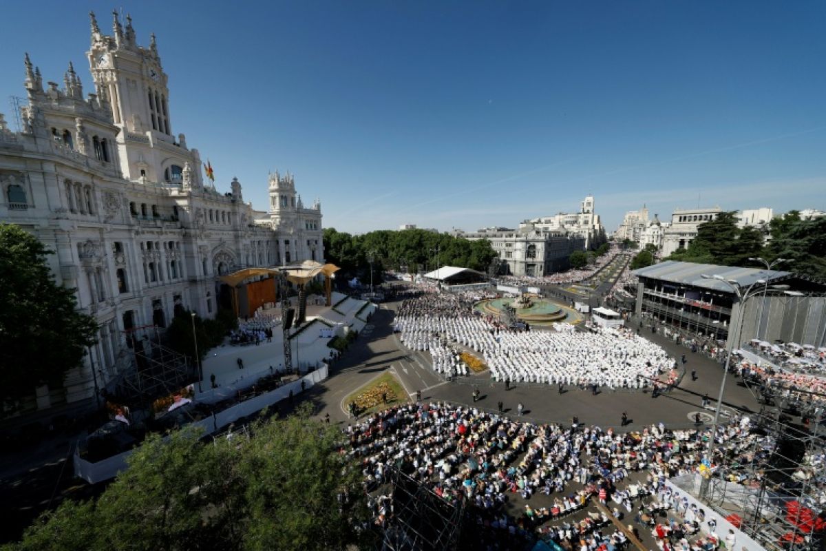 Un million et demi de fidèles dans les rues de Madrid pour entendre le pape appeler à une foi vivante