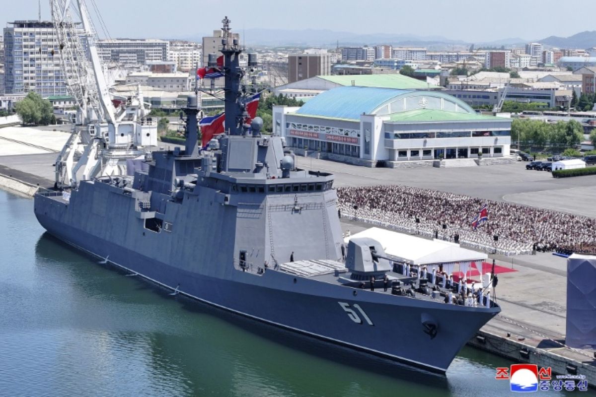 Kim Jong Un promet une marine nucléaire et des navires géants