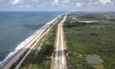 L'autoroute qui défie l'océan au Nigeria