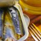 Les sardines en boîte, nouveau Graal des jeunes et cauchemar des rayons
