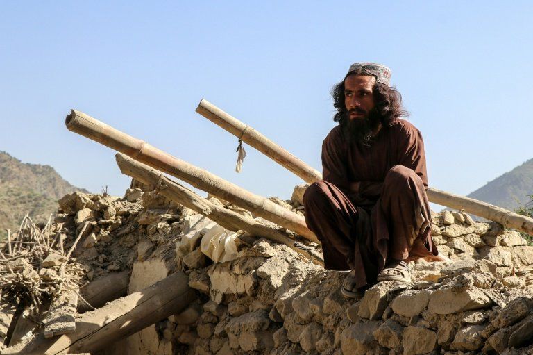 Les bombes pakistanaises tombent sur l'Afghanistan des enfants parmi les victimes