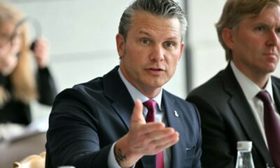 Hegseth lance un avertissement aux Européens depuis les plages du Débarquement