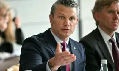 Hegseth lance un avertissement aux Européens depuis les plages du Débarquement
