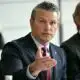 Hegseth lance un avertissement aux Européens depuis les plages du Débarquement