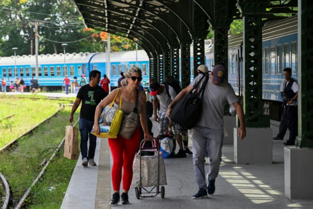 À Cuba, voyager en bus ou en train devient un droit réservé aux urgences
