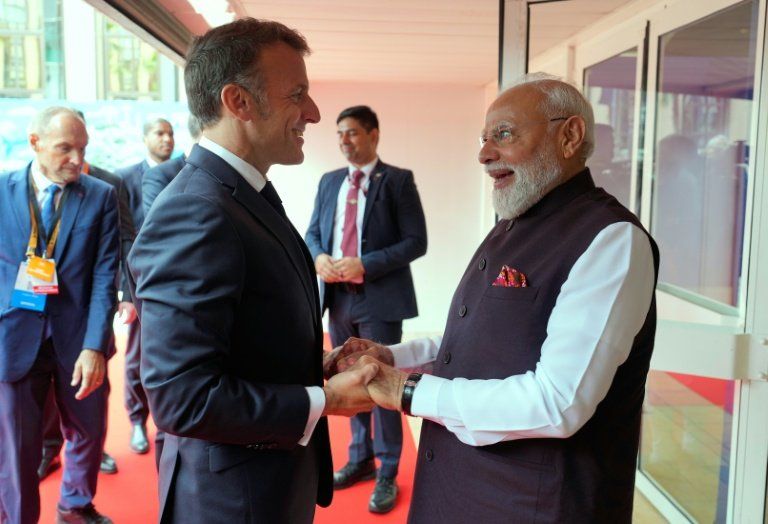 Macron à Evian, la colère gronde à Genève