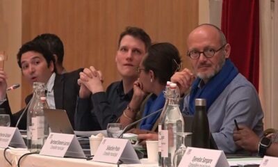 Un élu prie avec un crucifix en conseil municipal et interrompt les débats
