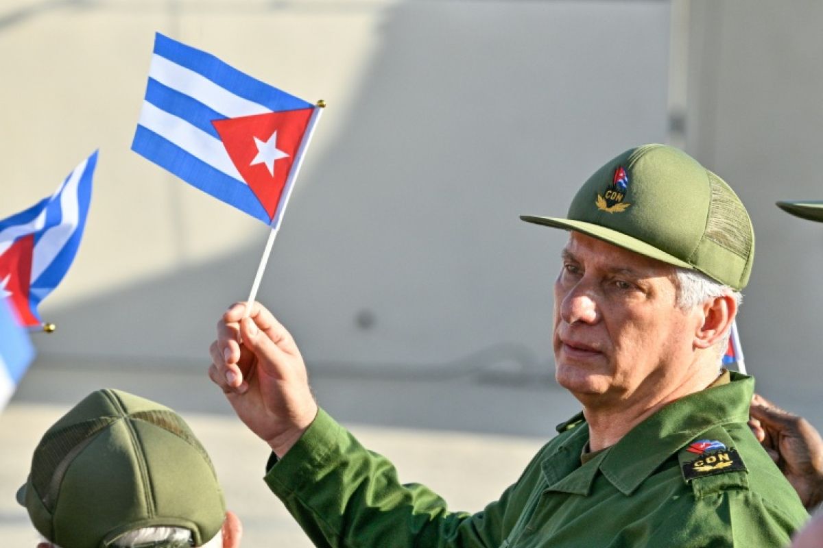 Washington resserre l’étau sur Cuba en visant le président et la famille Castro