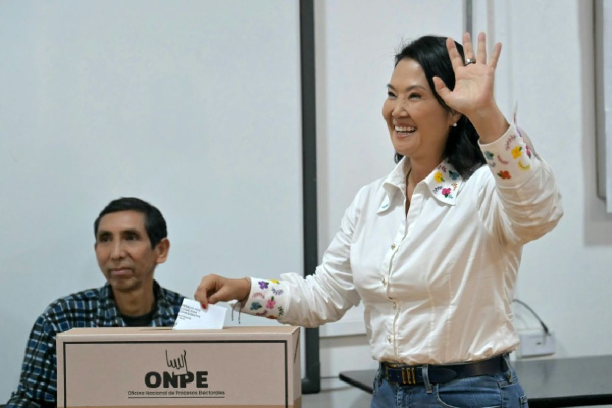 Keiko Fujimori au coude-à-coude avec son rival de gauche au Pérou