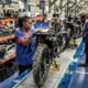 Silence sur les routes d'Afrique les motos électriques cartonnent
