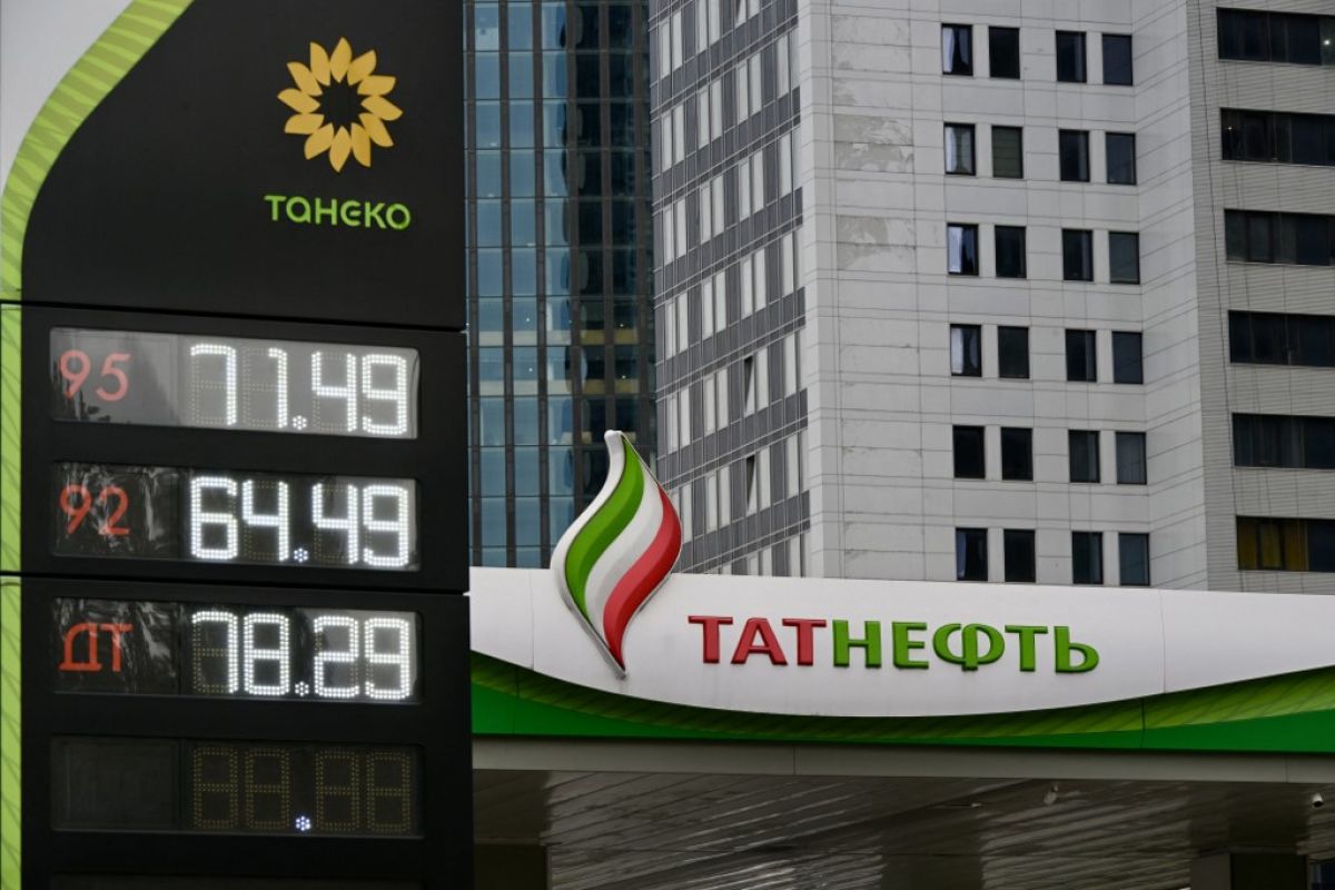 Les frappes ukrainiennes s'attaquent aux réserves russes de pétrole