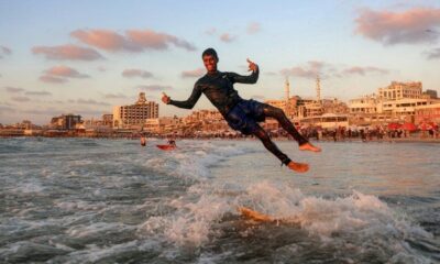 Les vagues, seule échappatoire à Gaza
