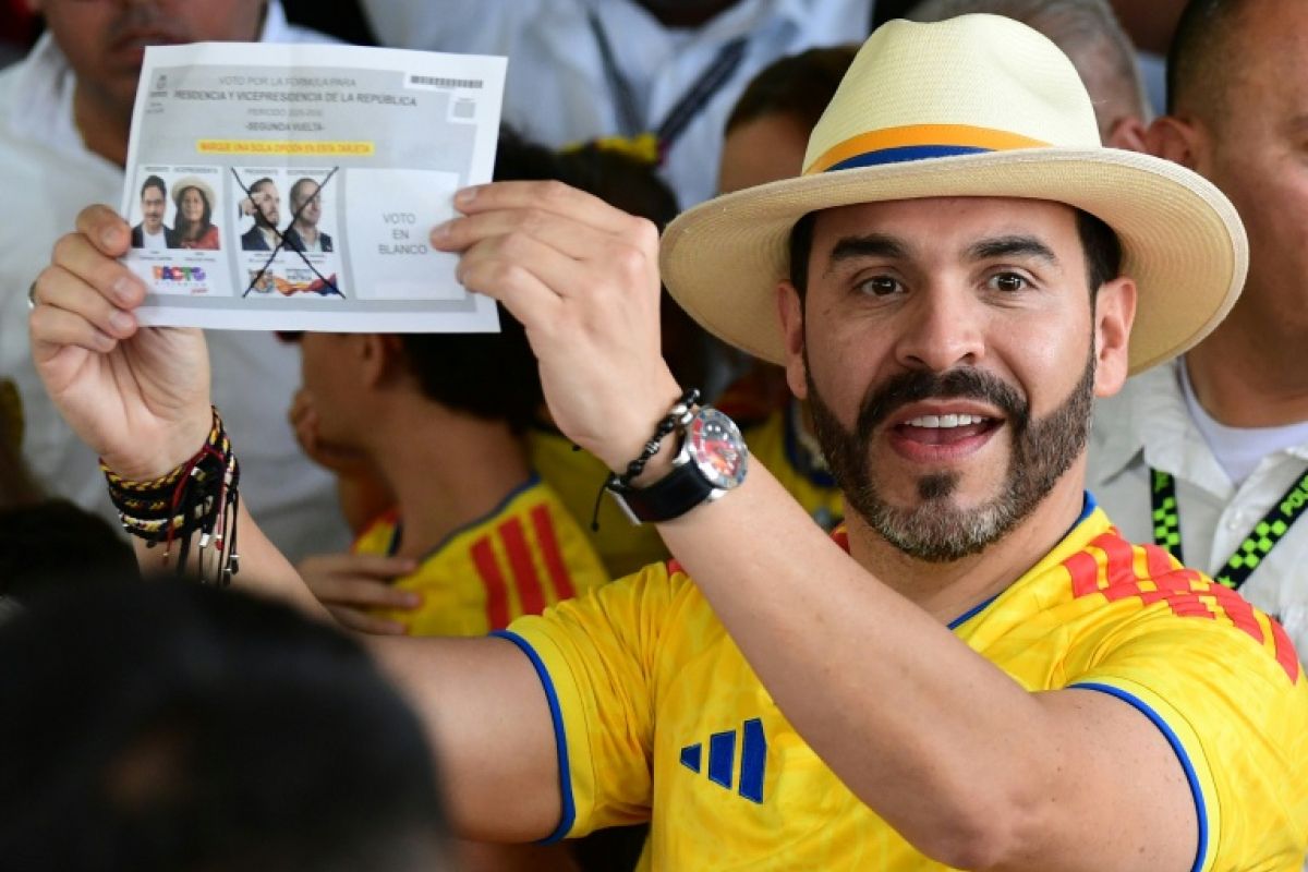 Colombie se déchire entre un chantre de la manière forte et un défenseur de la paix sociale