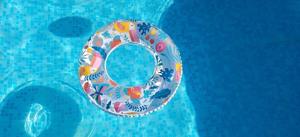 Aspirée par la piscine une fillette de 8 ans réanimée par sa famille