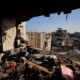 Une fillette seule rescapée d'un bombardement nocturne à Gaza