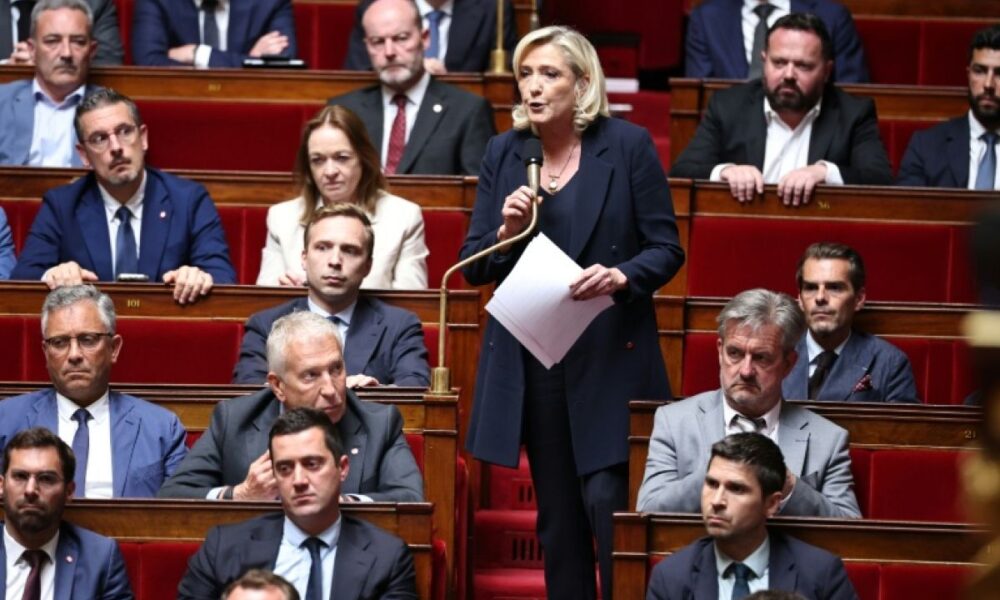 Marine Le Pen charge le politique après la mort de Lyhanna