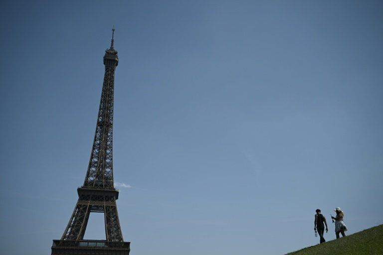 Sous la canicule, la tour Eiffel ferme ses portes en plein après-midi