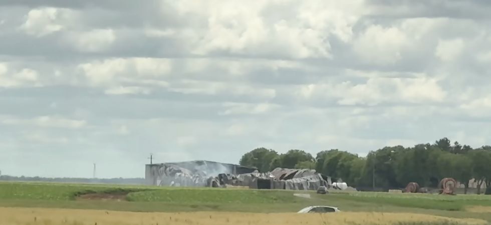 McFly et Carlito au cœur des ruines de leur usine de chips